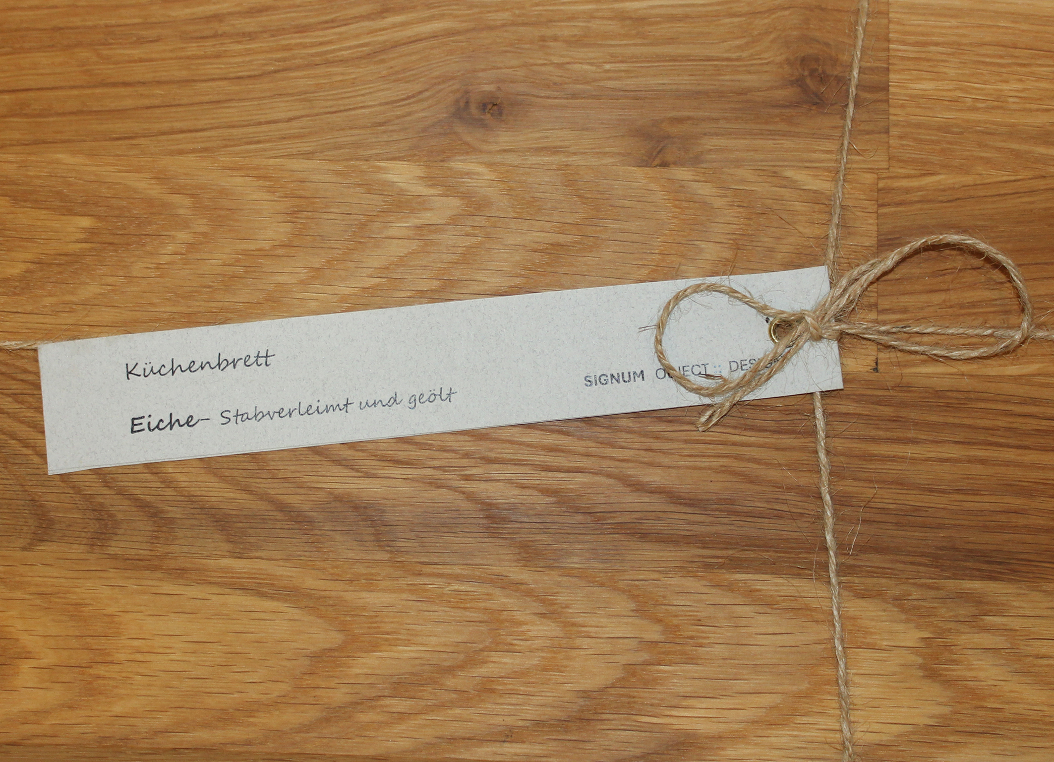 Holzbrettchen Eiche massiv, Detail.