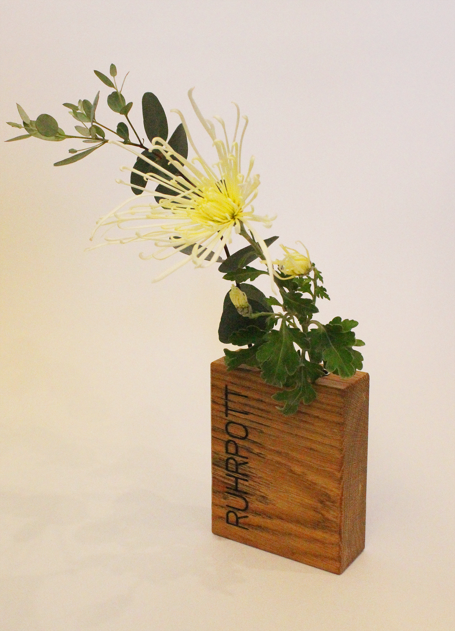 Holzvase mit 2 Glasröhrchen und Schriftzug "Ruhrpott"