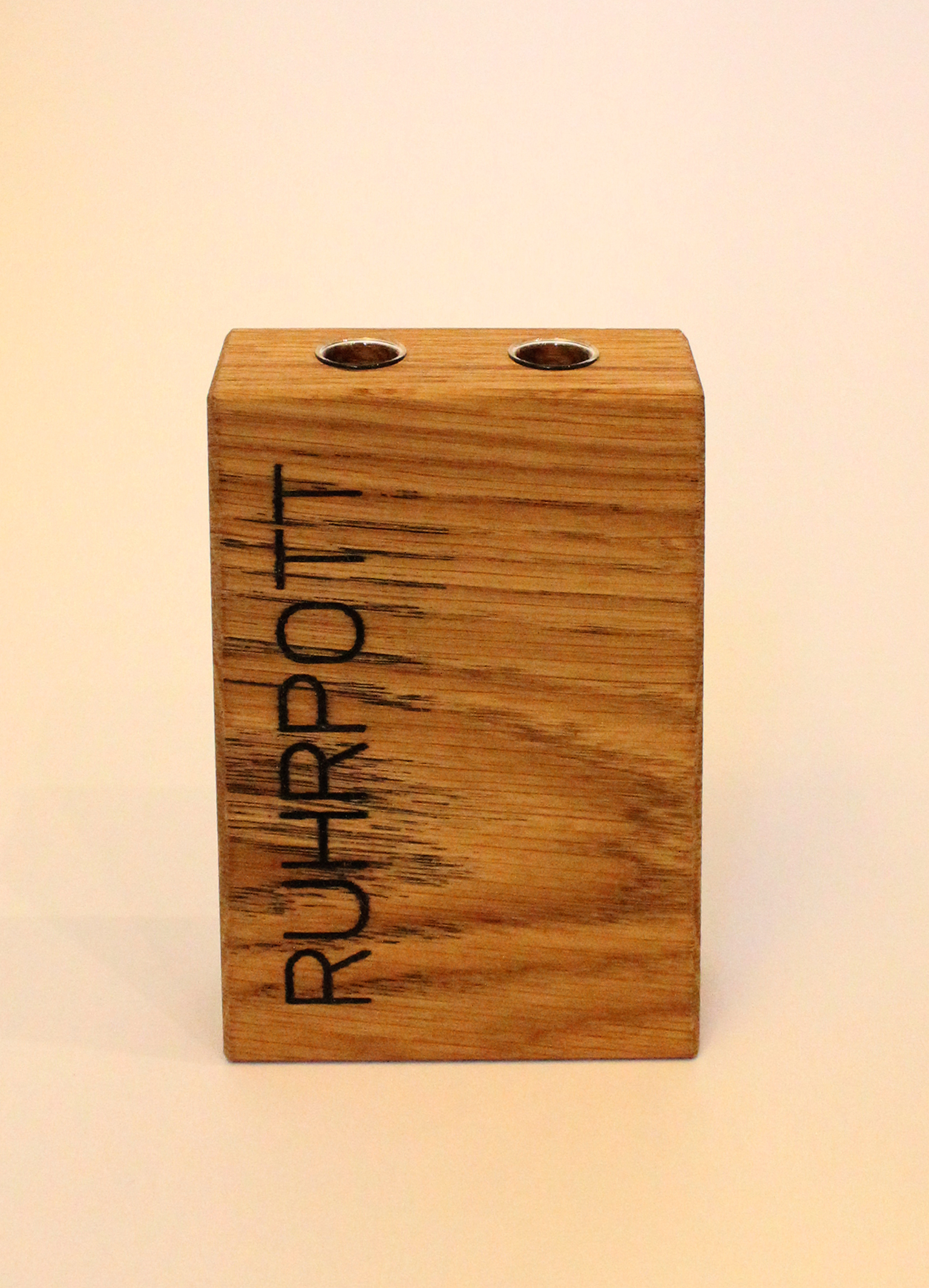 Holzvase "Ruhrpott" leer, mit 2 Glasröhrchen.