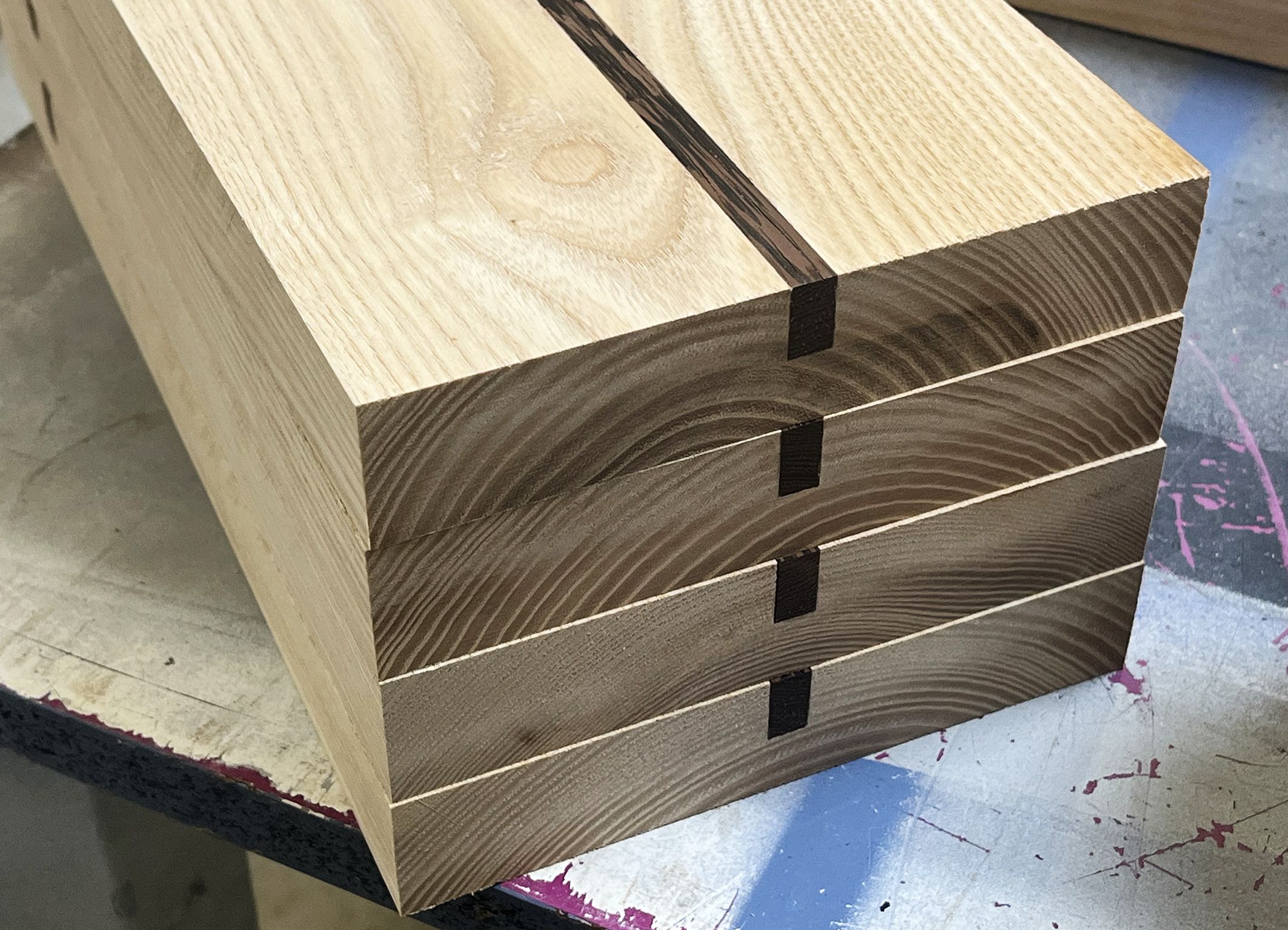 Japanischen Sushi Bretter nach Säumschnitt.