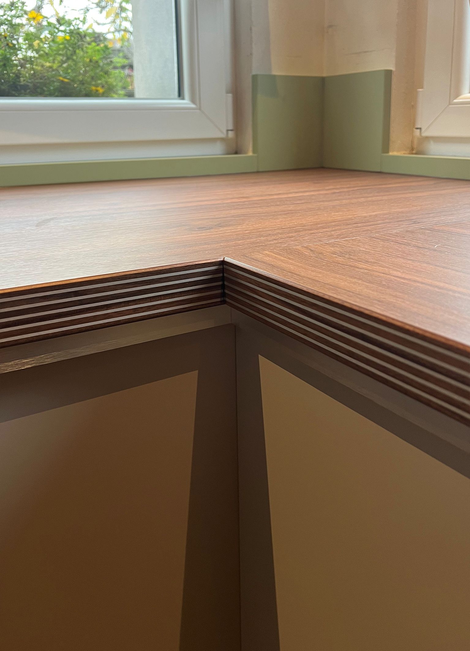 Detail Kante Arbeitsplatten.  